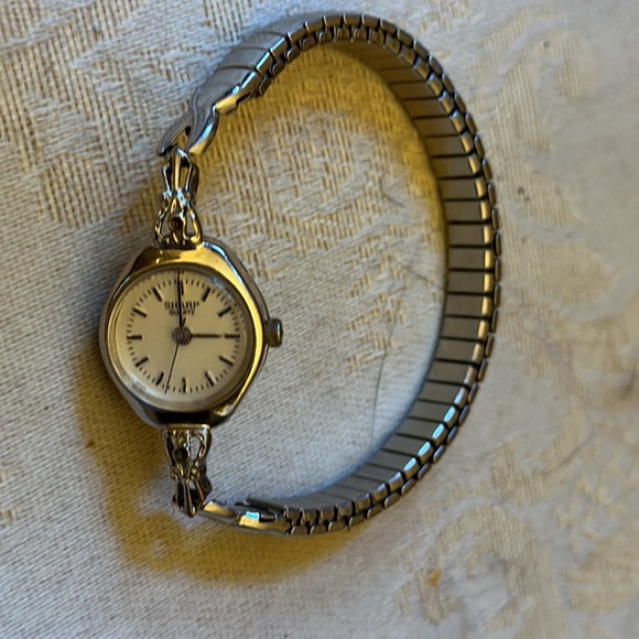 Set of women’s vintage watches, Sharp and Timex - Picture 6 of 14